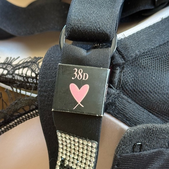 Victoria's Secret Black Lace Mesh Bra - Picture 6 of 7